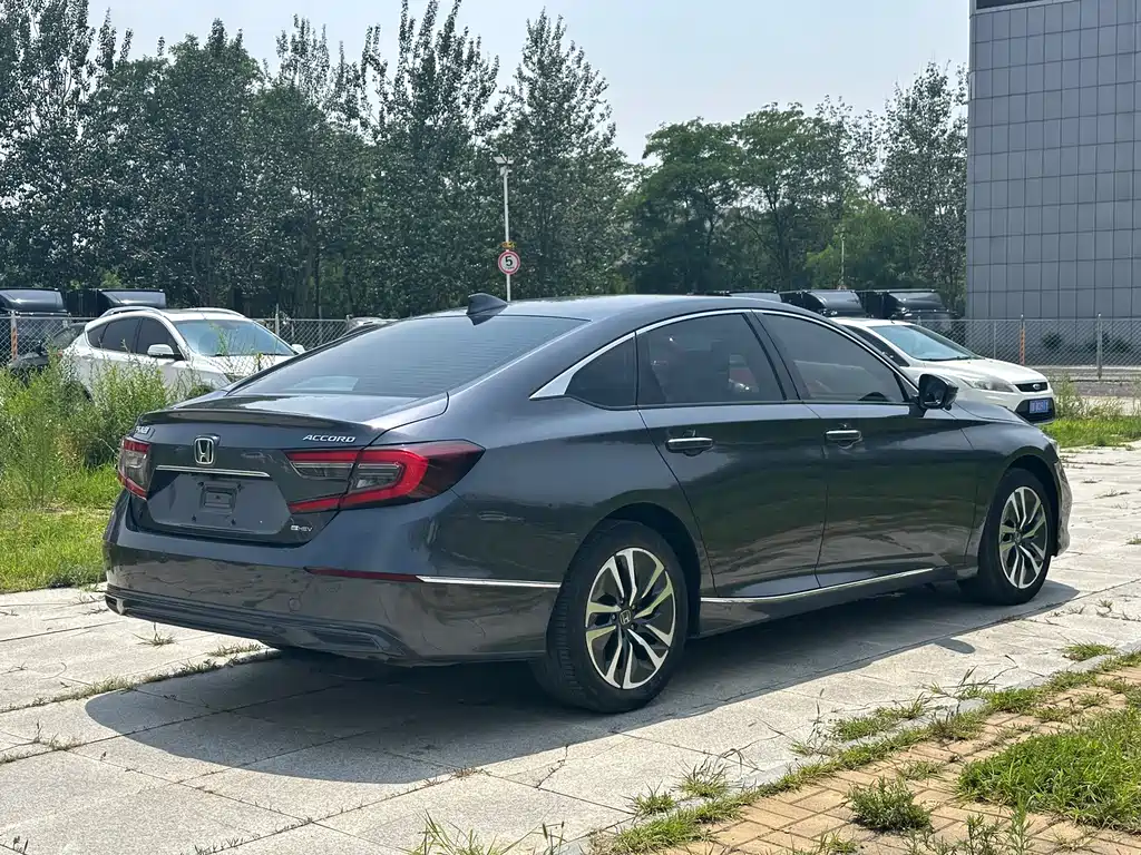 Honda Accord — фото 4