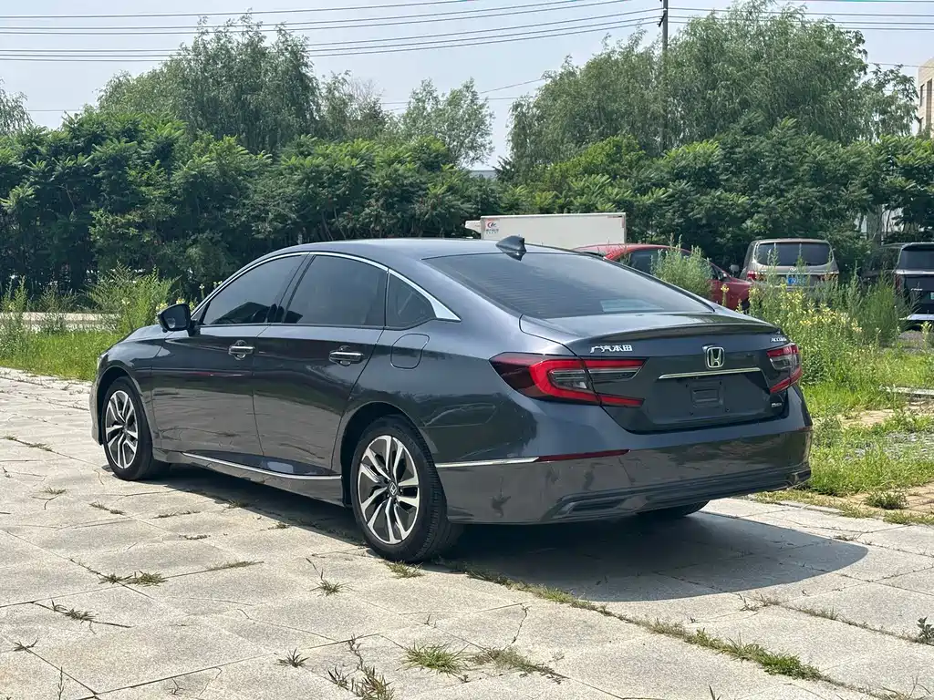 Honda Accord — фото 6