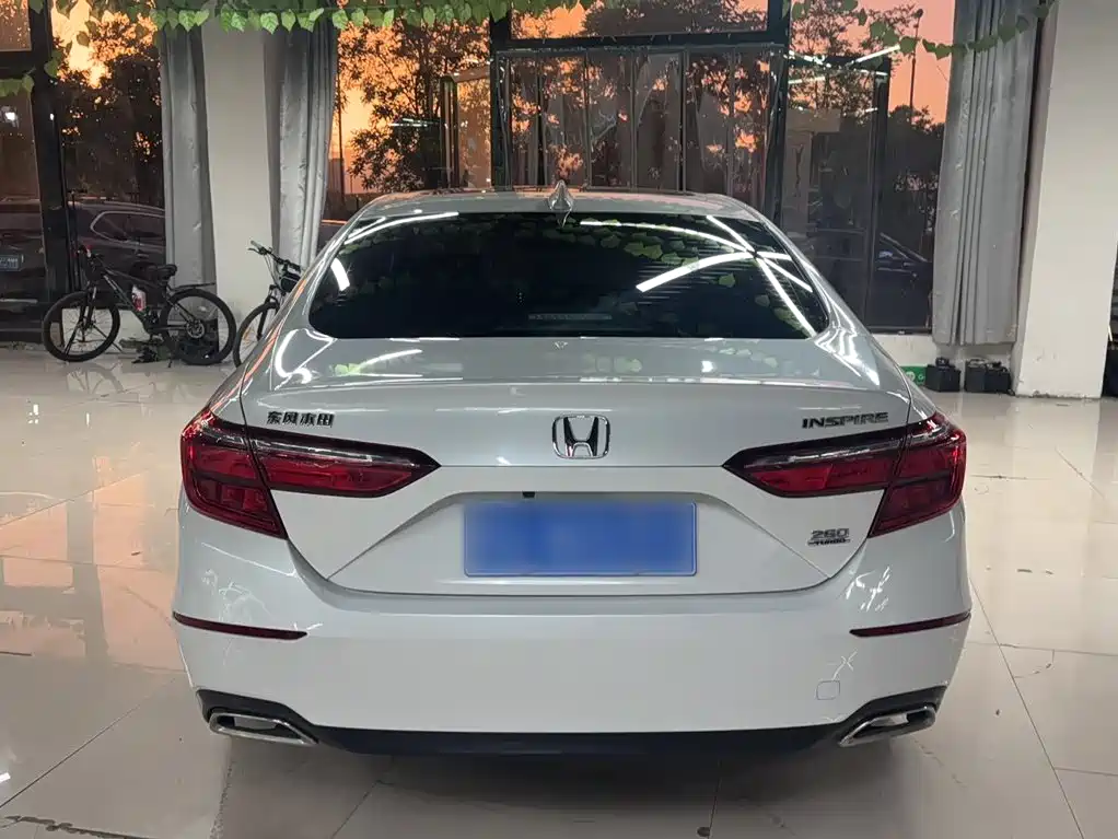 Honda Inspire — фото 8