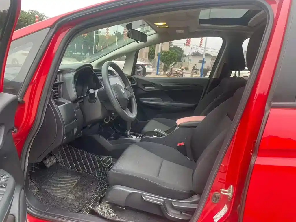 Honda Fit — фото 15