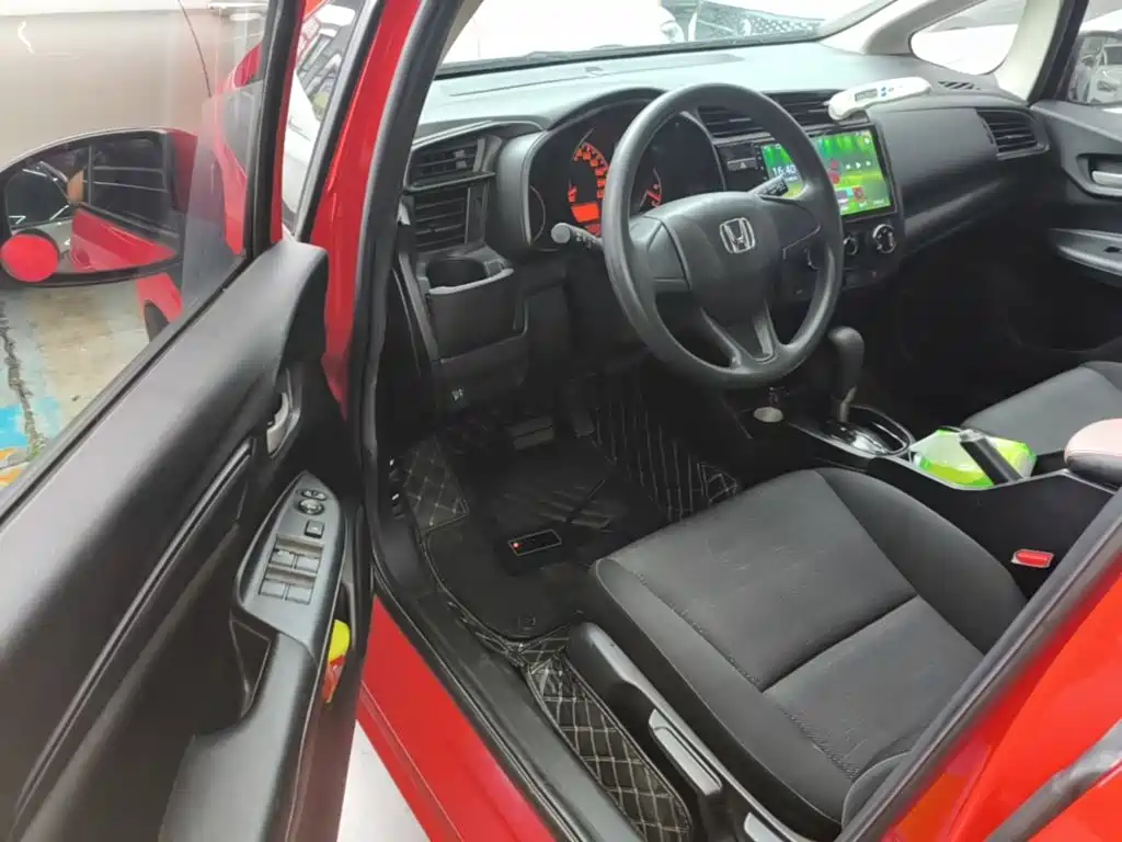 Honda Fit — фото 16