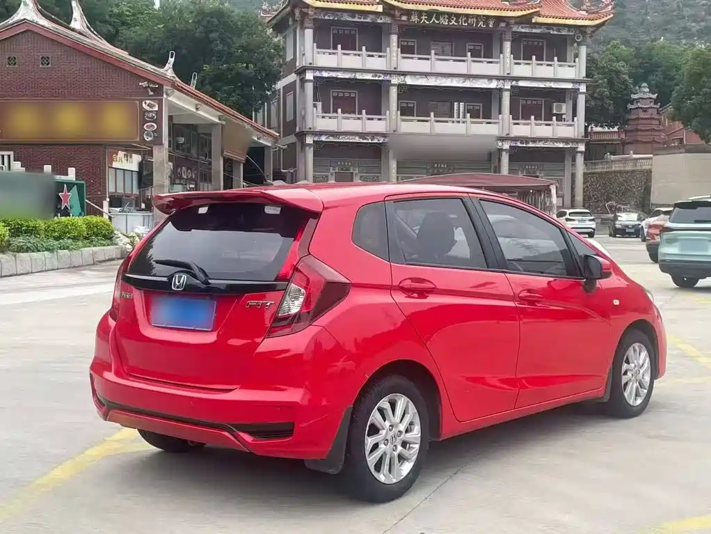 Honda Fit — фото 7