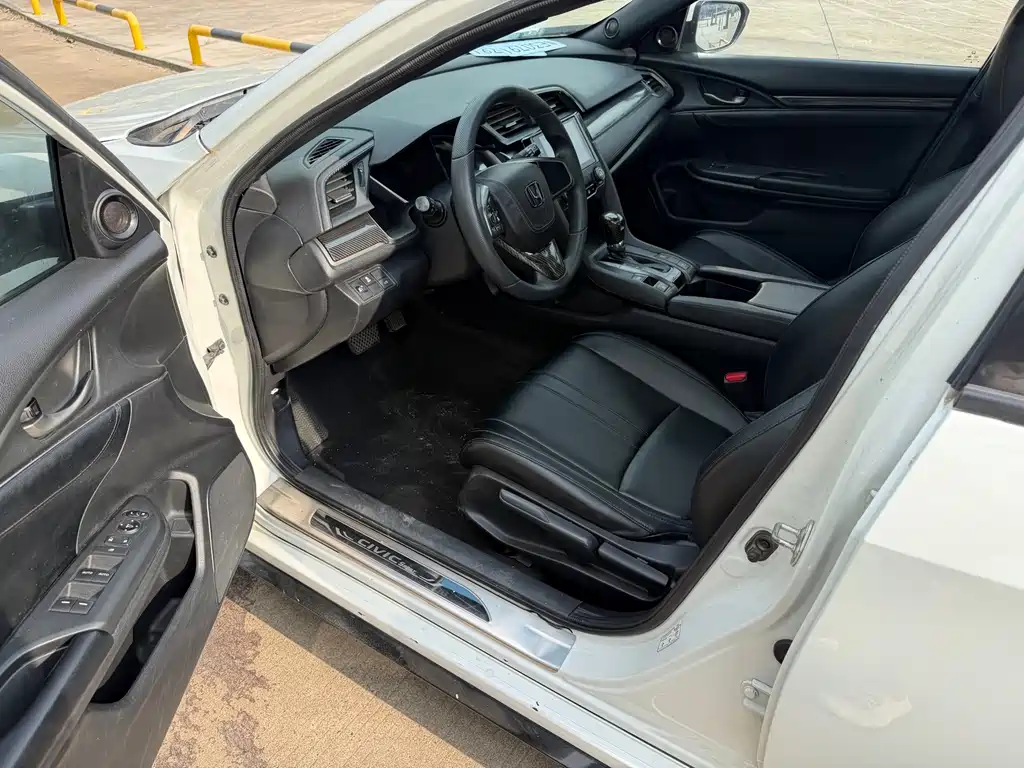 Honda Civic — фото 8
