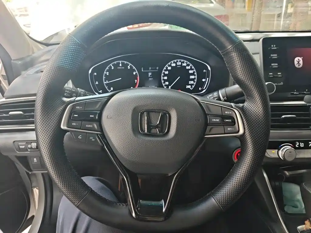 Honda Accord — фото 3