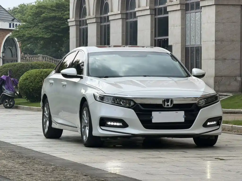Honda Accord — фото 23