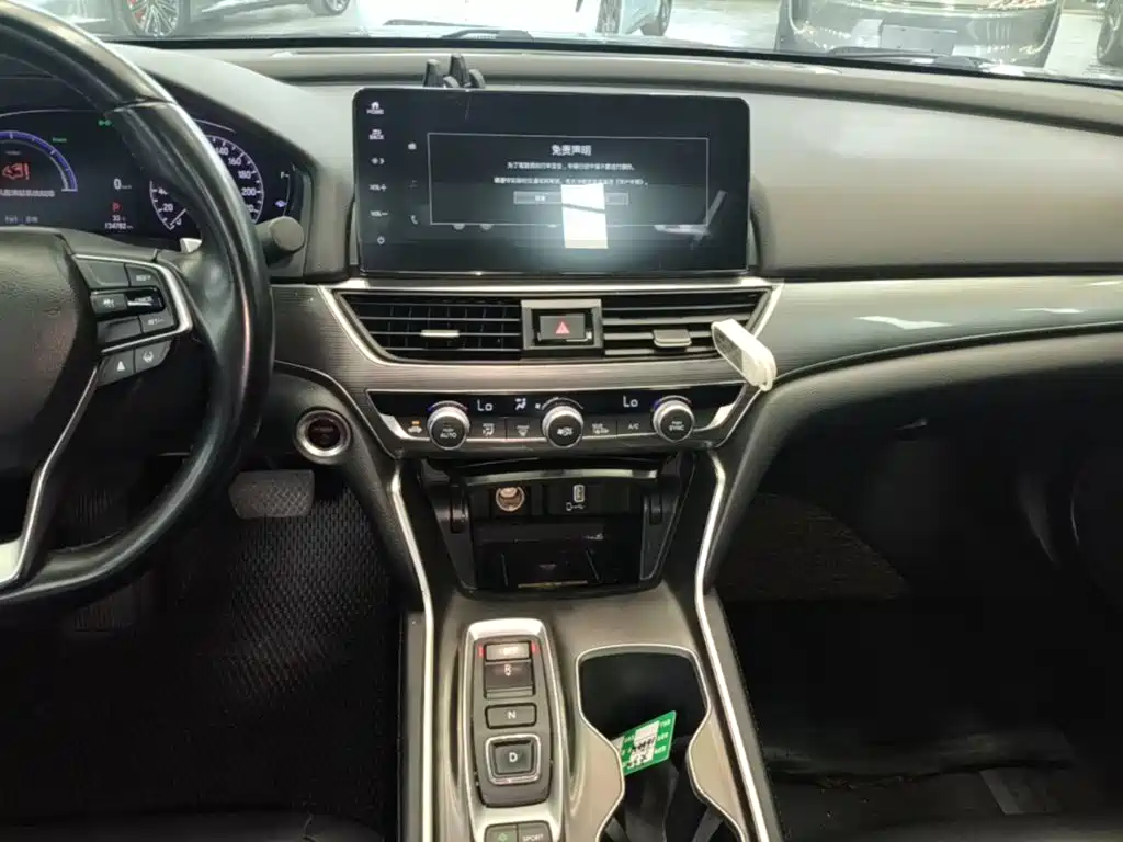 Honda Accord — фото 13