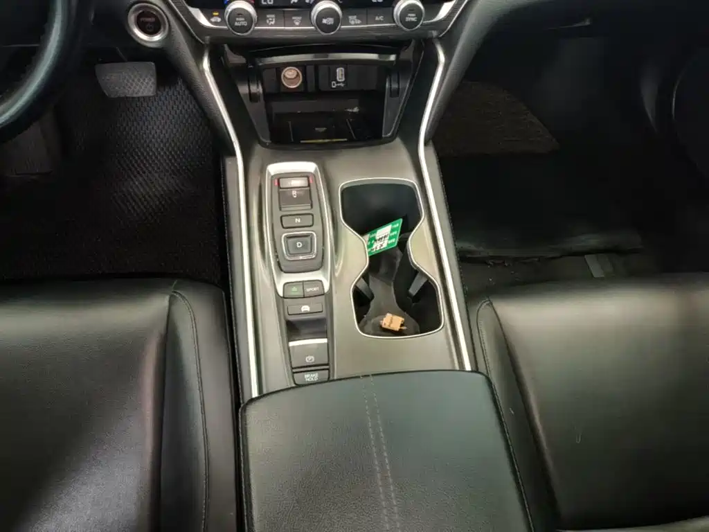 Honda Accord — фото 14