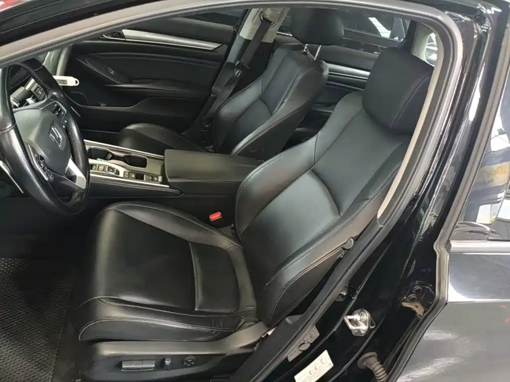 Honda Accord — фото 15