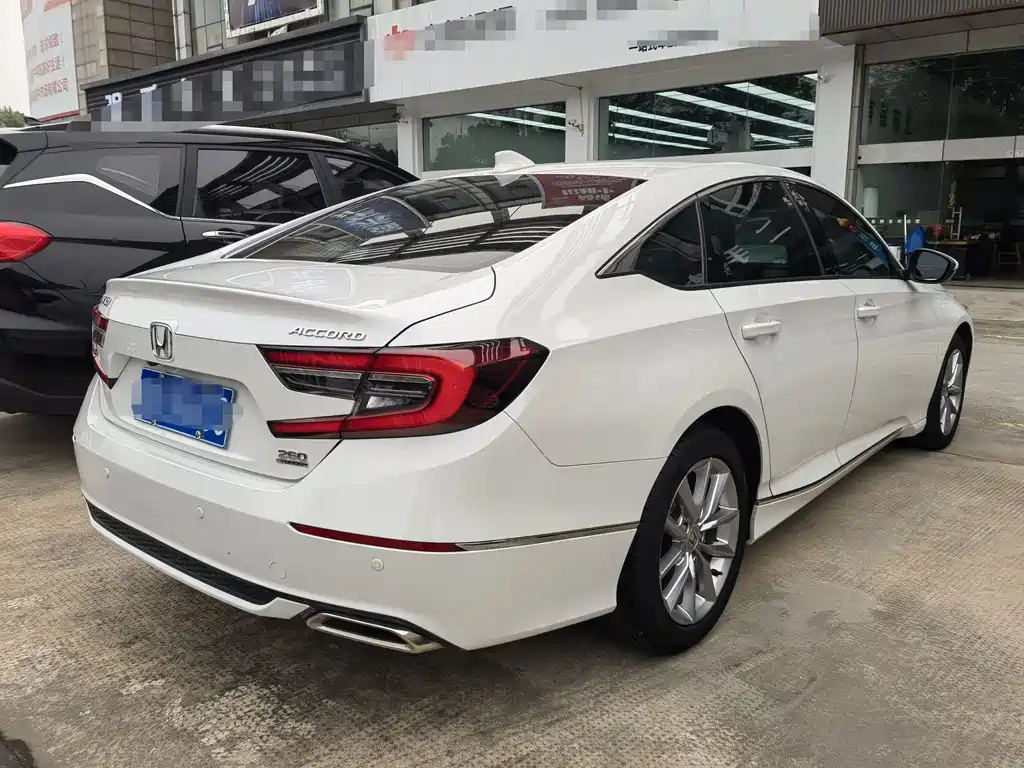 Honda Accord — фото 4
