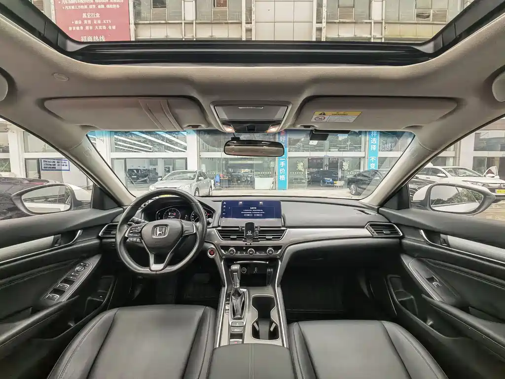 Honda Accord — фото 9