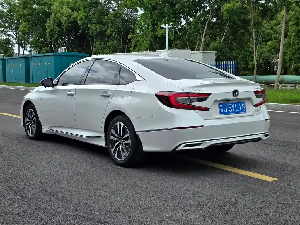 Honda Accord — фото 3