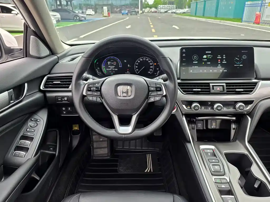 Honda Accord — фото 8