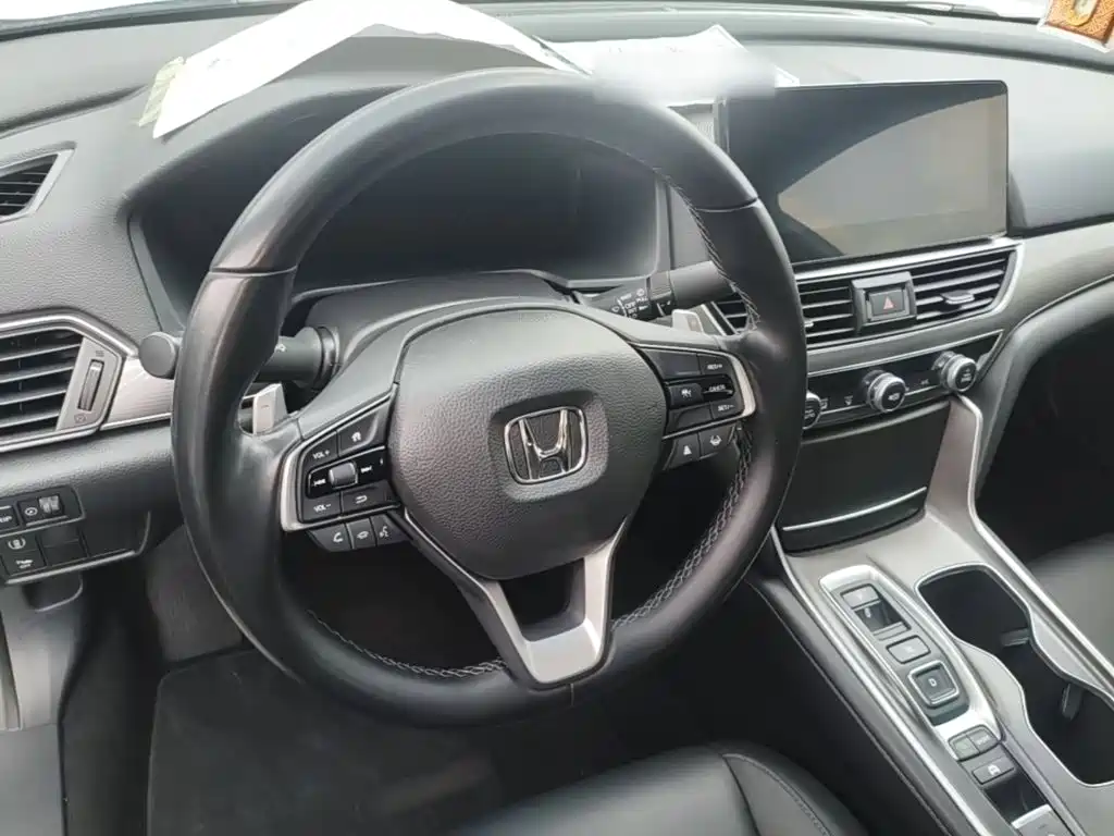 Honda Accord — фото 11