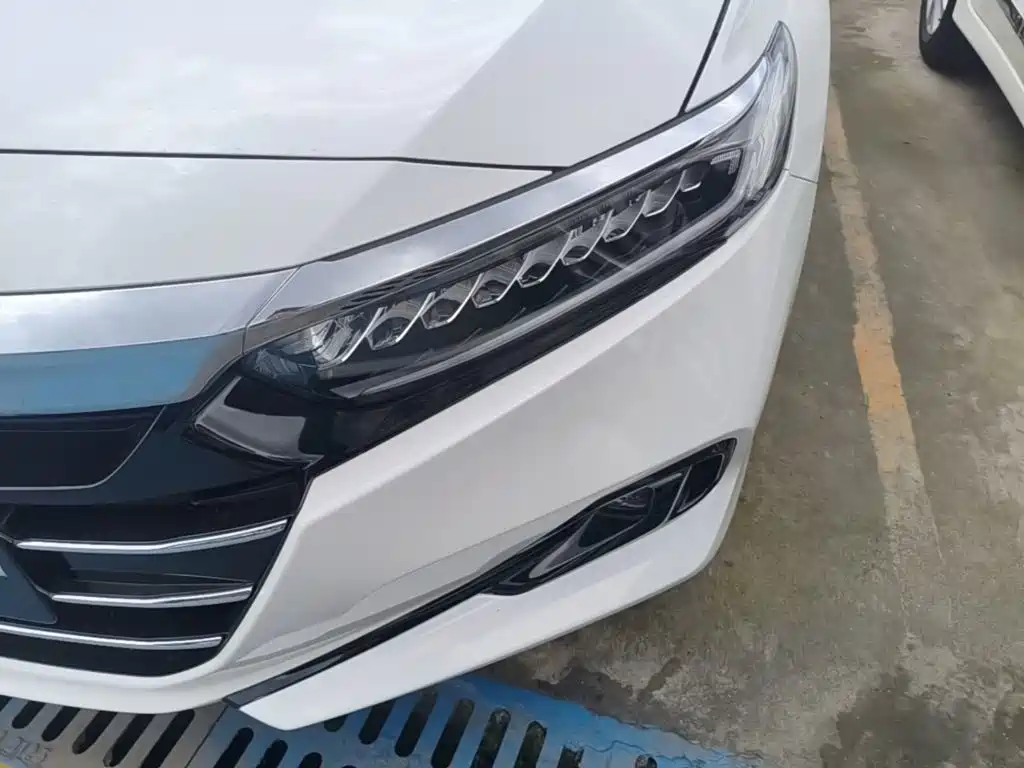 Honda Accord — фото 24