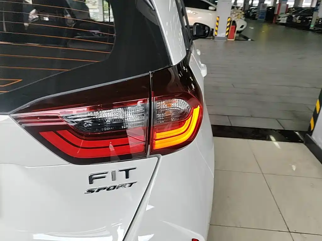 Honda Fit — фото 19