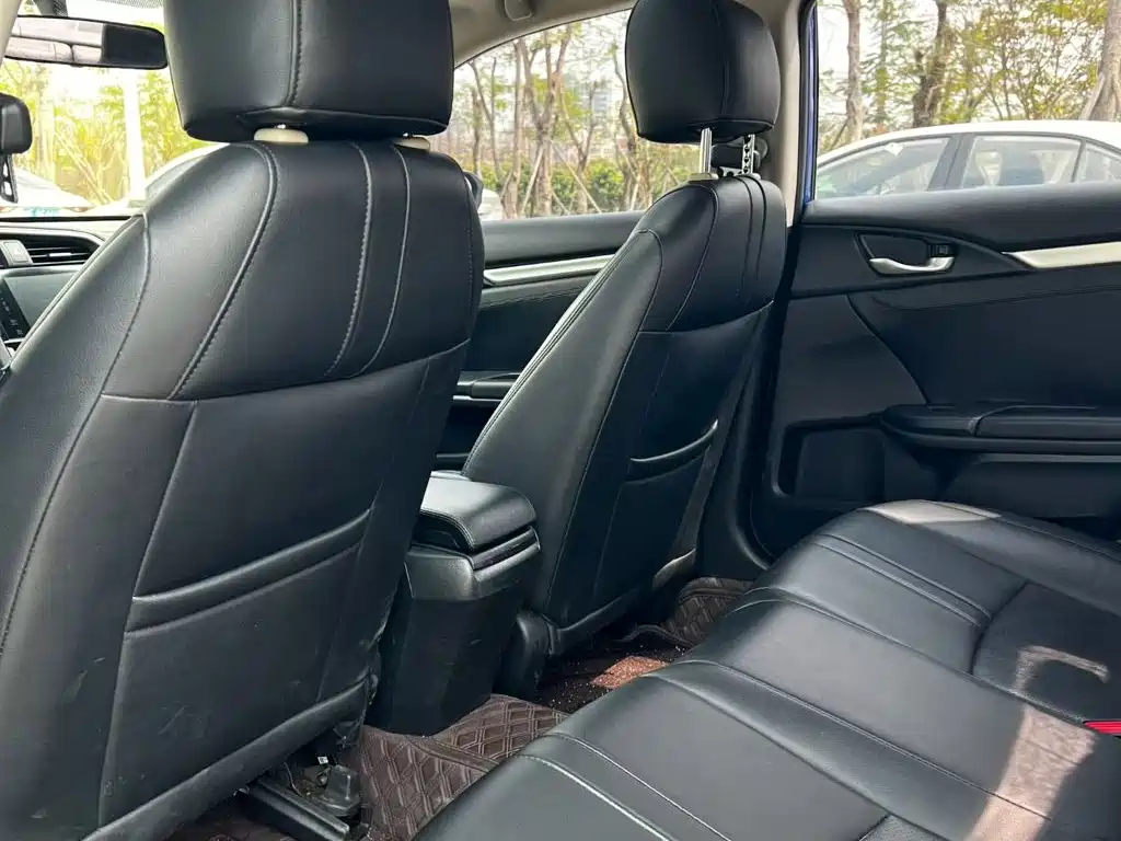 Honda Civic — фото 17