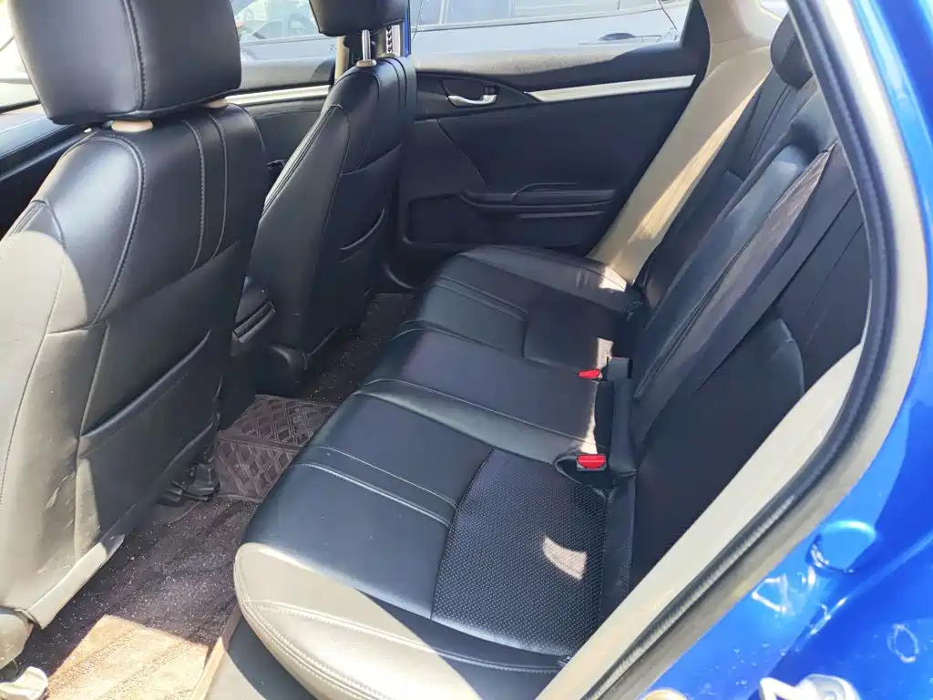 Honda Civic — фото 10