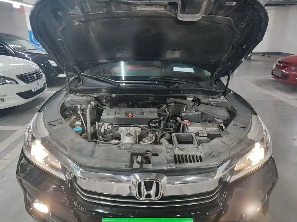 Honda Accord — фото 20