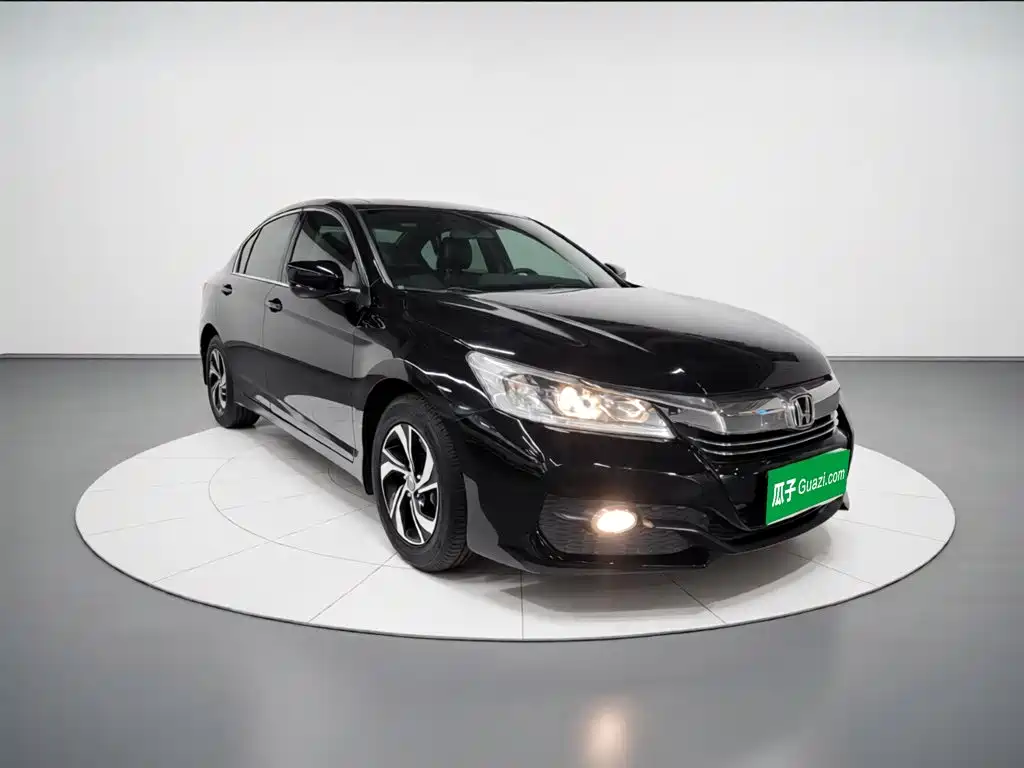 Honda Accord — фото 4