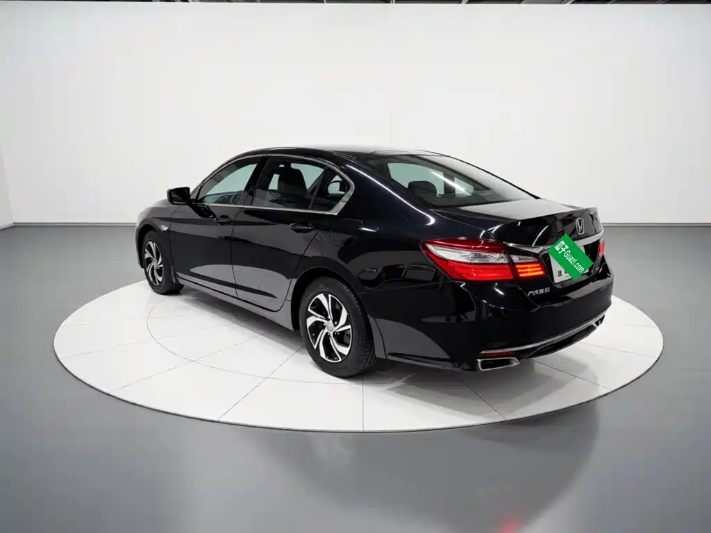 Honda Accord — фото 5