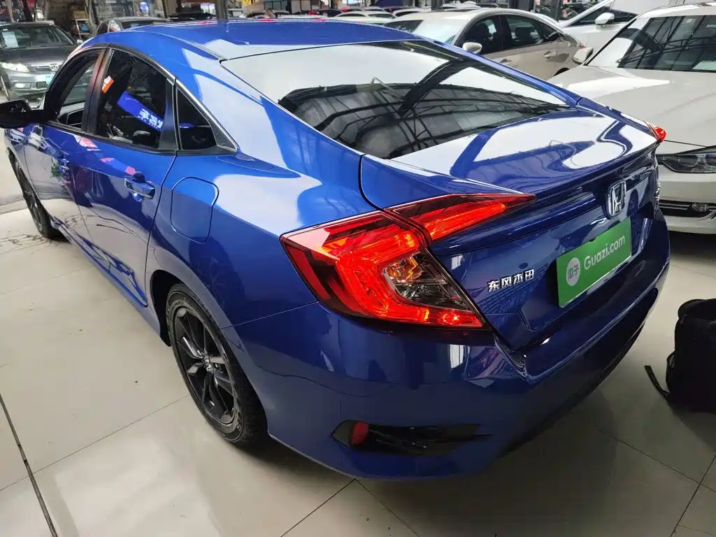 Honda Civic — фото 5