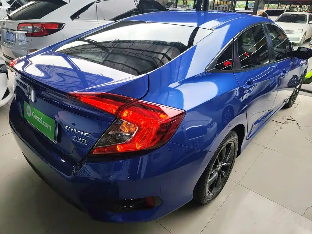 Honda Civic — фото 7