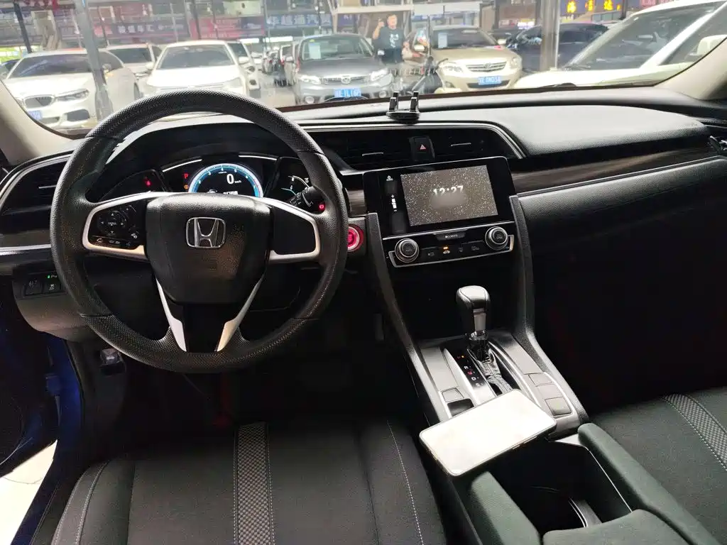 Honda Civic — фото 10