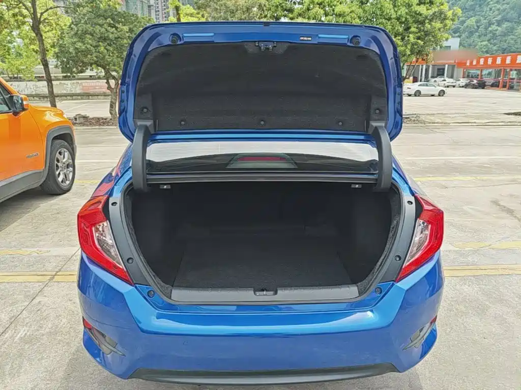Honda Civic — фото 15