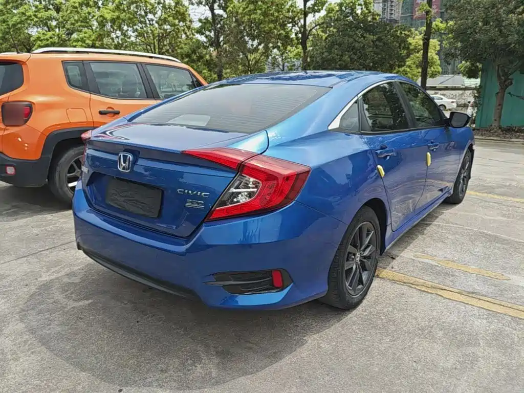 Honda Civic — фото 5