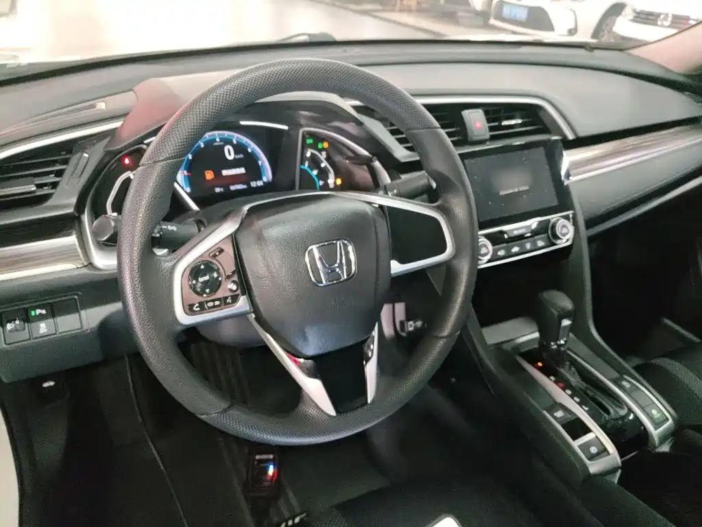 Honda Civic — фото 11