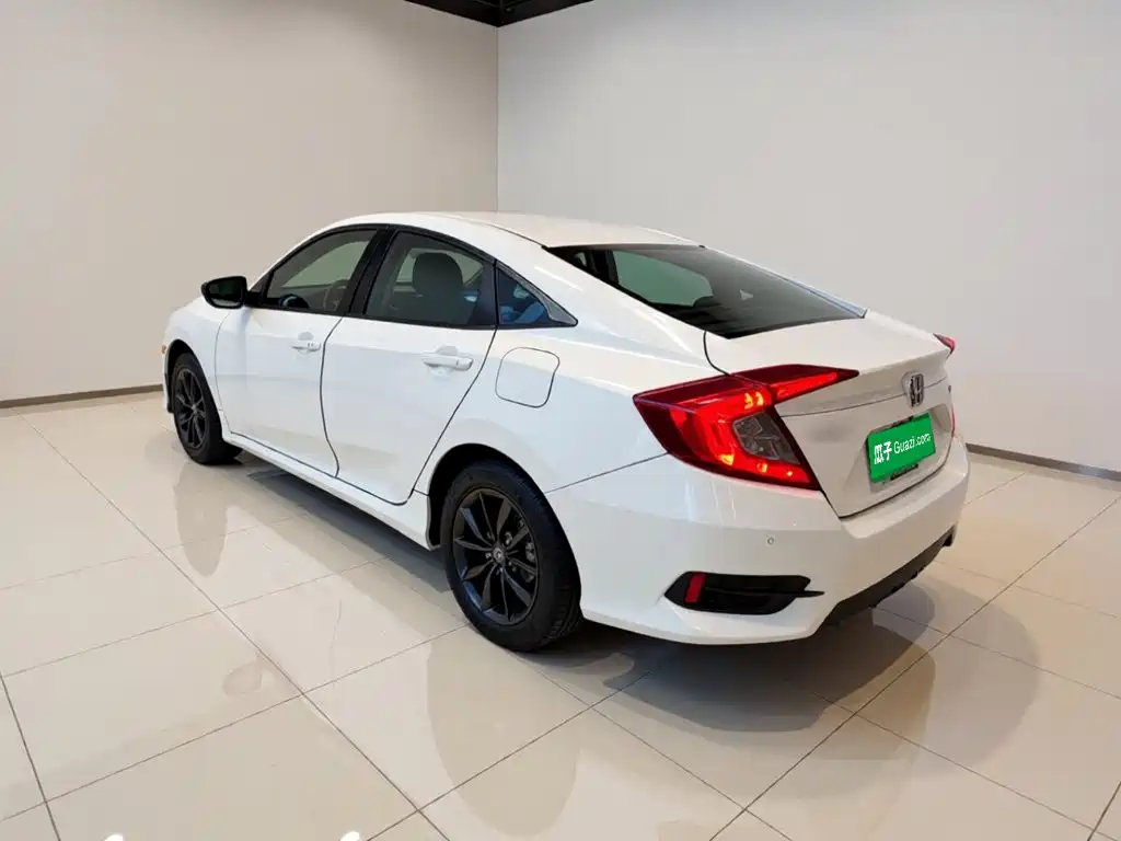 Honda Civic — фото 5