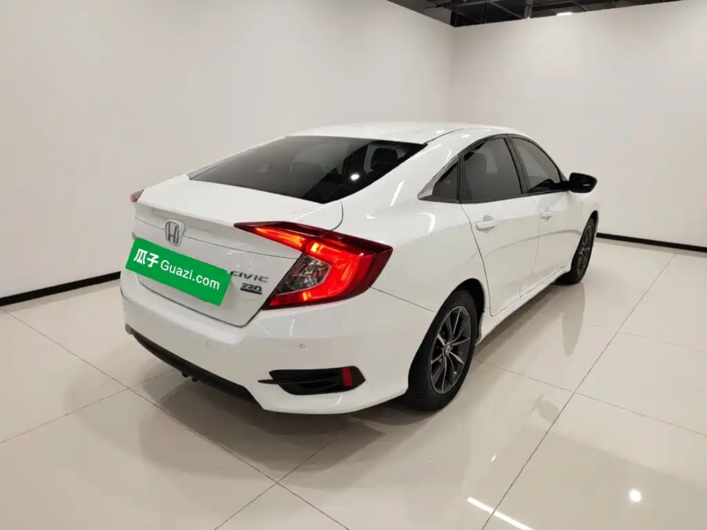 Honda Civic — фото 7