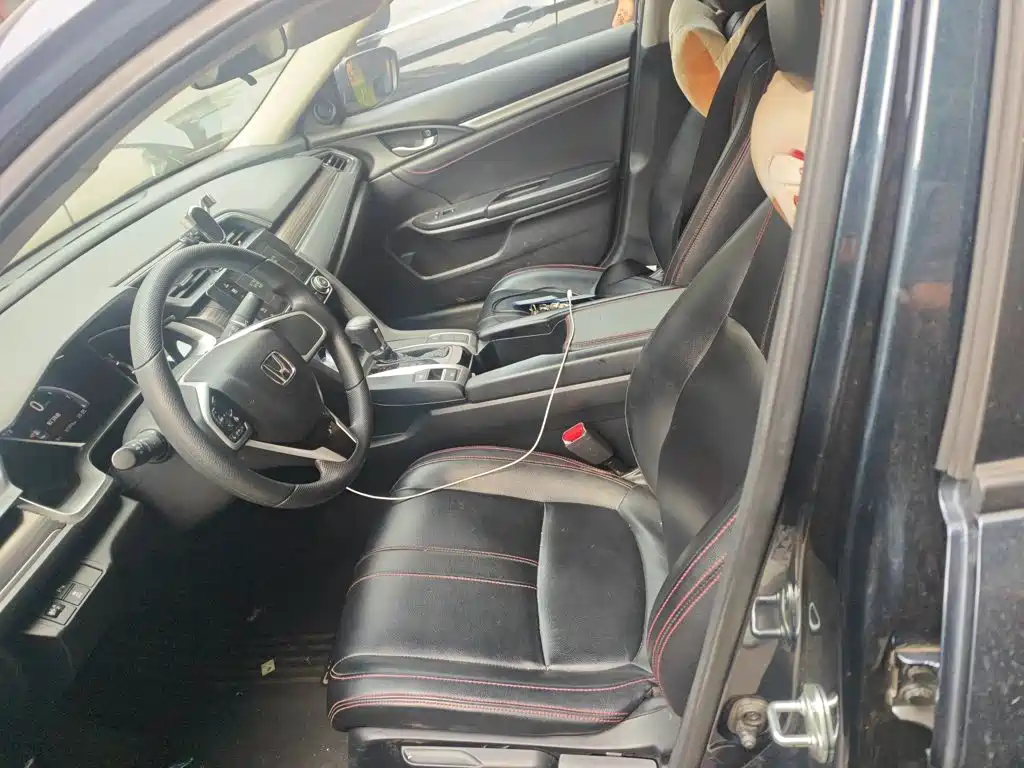Honda Civic — фото 8