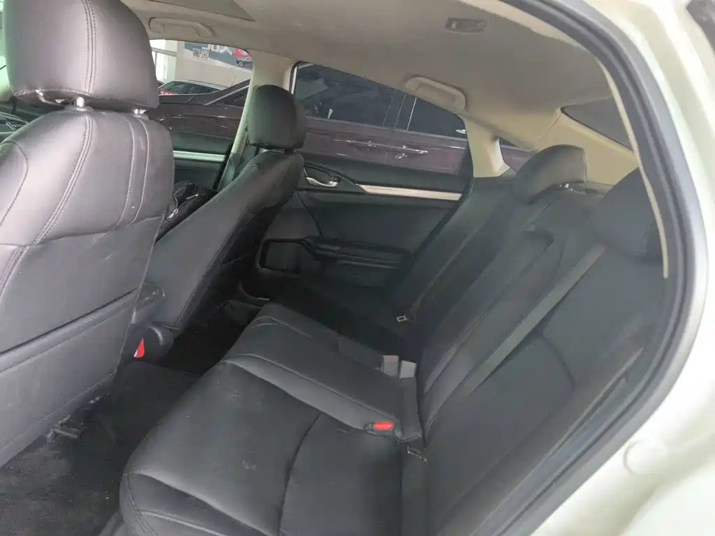 Honda Civic — фото 17