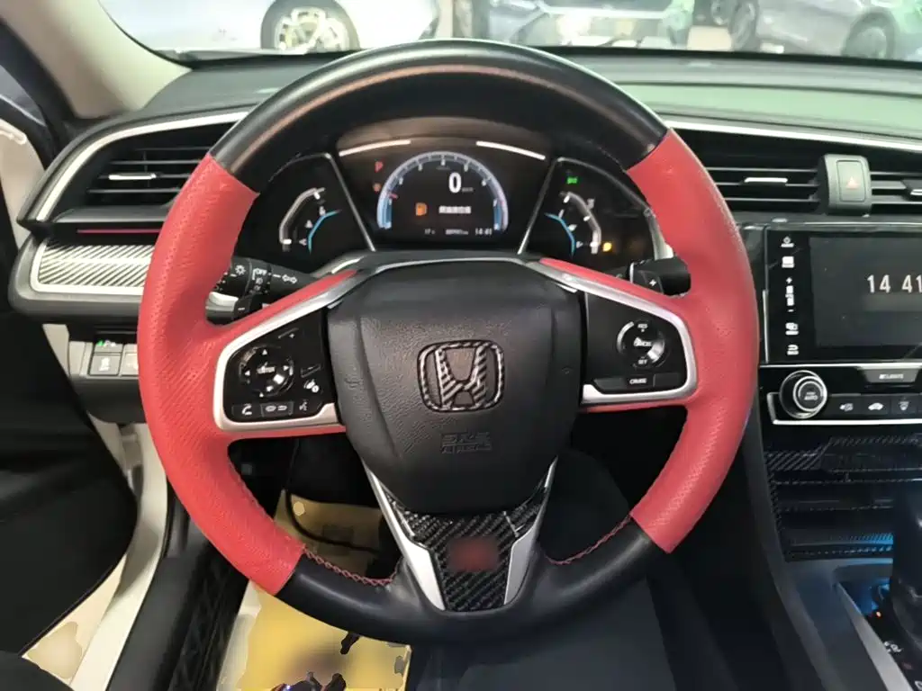 Honda Civic — фото 11