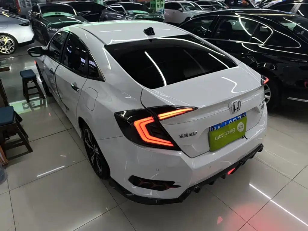 Honda Civic — фото 5