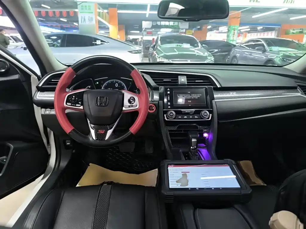 Honda Civic — фото 10