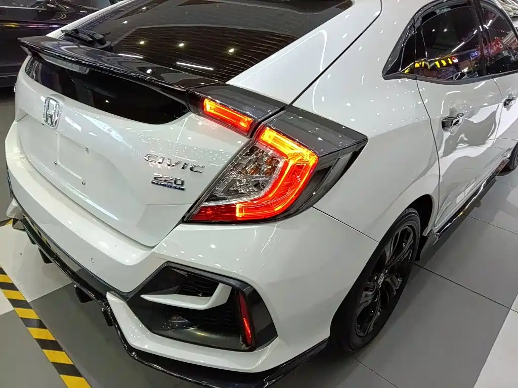 Honda Civic — фото 8
