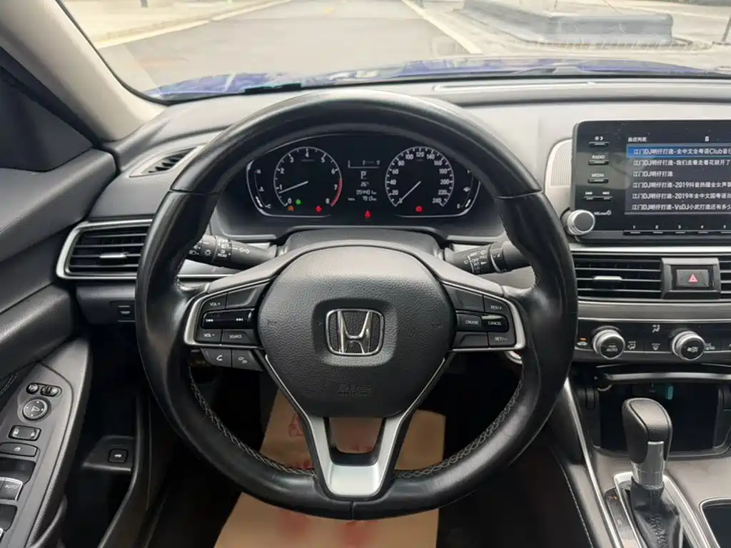 Honda Accord — фото 18