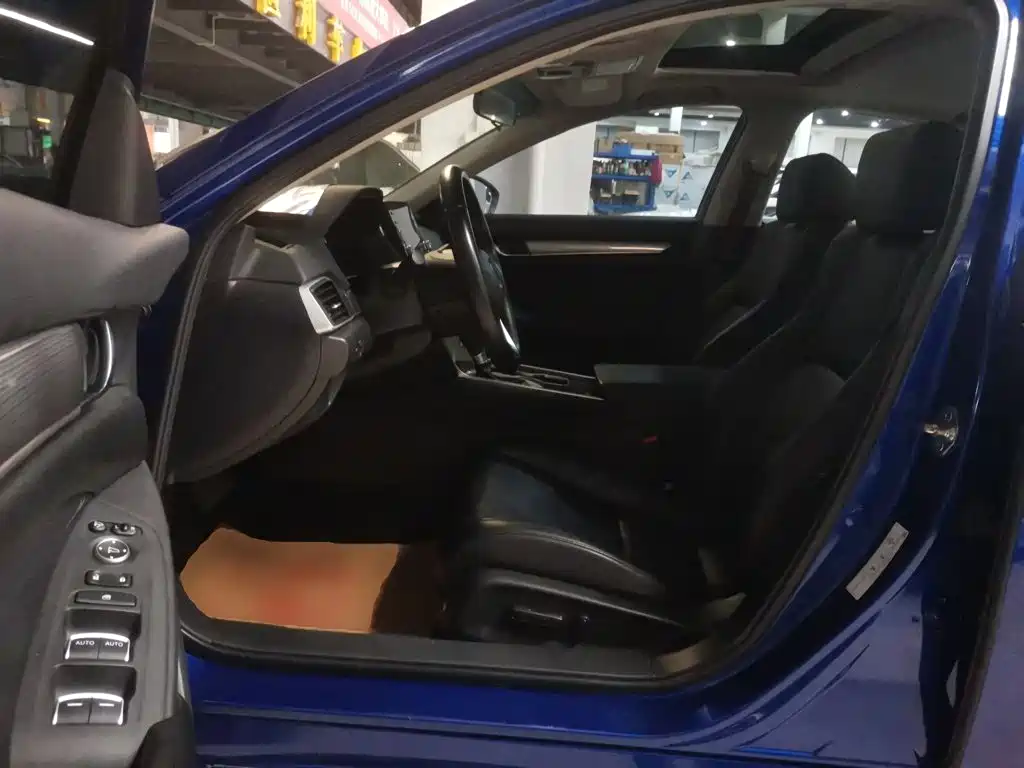 Honda Accord — фото 10