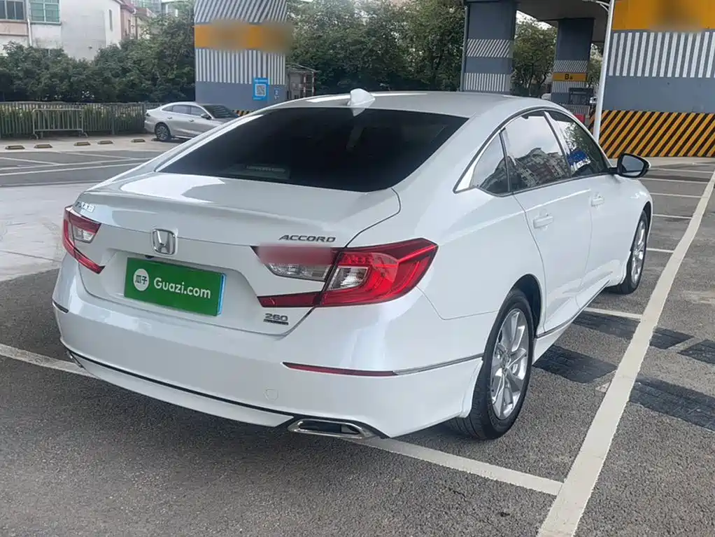 Honda Accord — фото 11