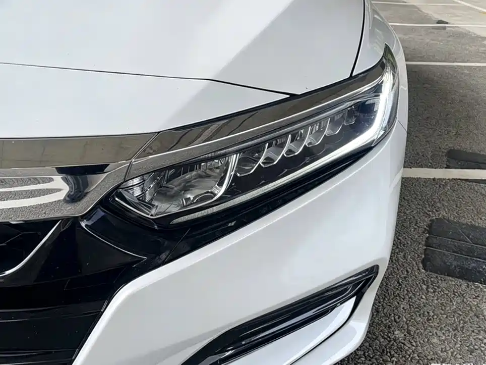 Honda Accord — фото 3