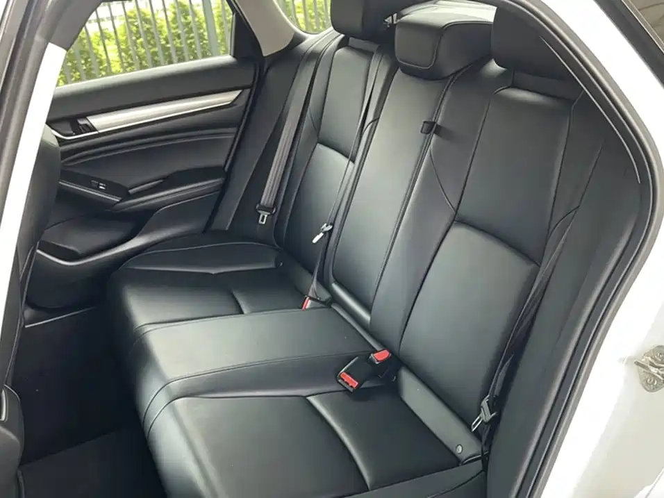 Honda Accord — фото 23