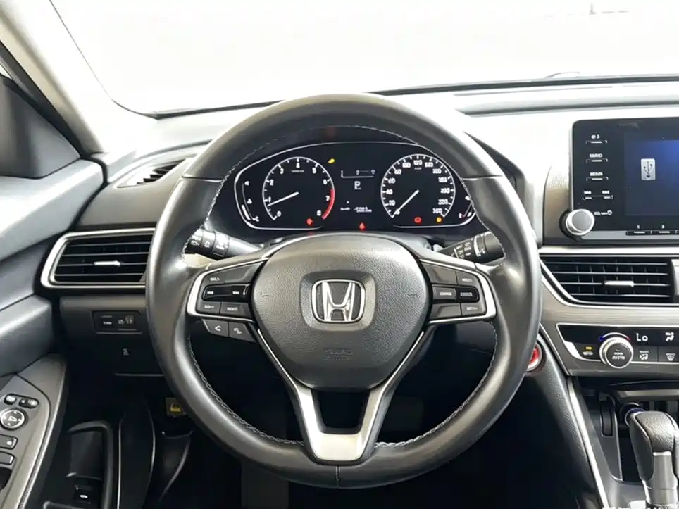 Honda Accord — фото 7