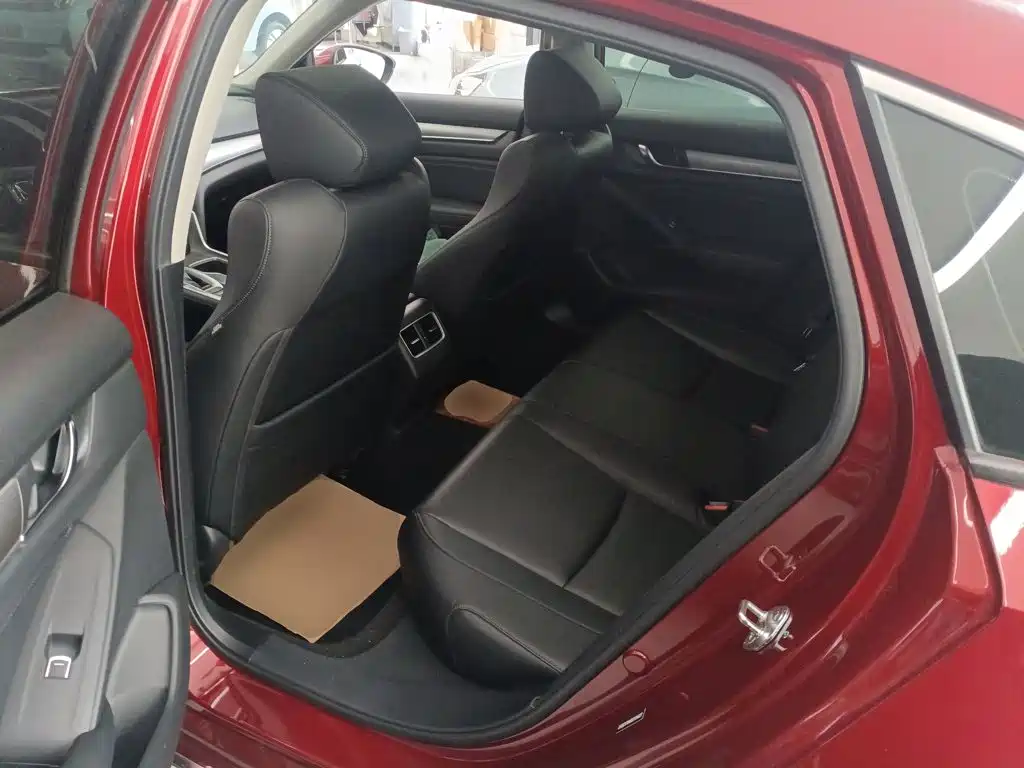 Honda Accord — фото 13