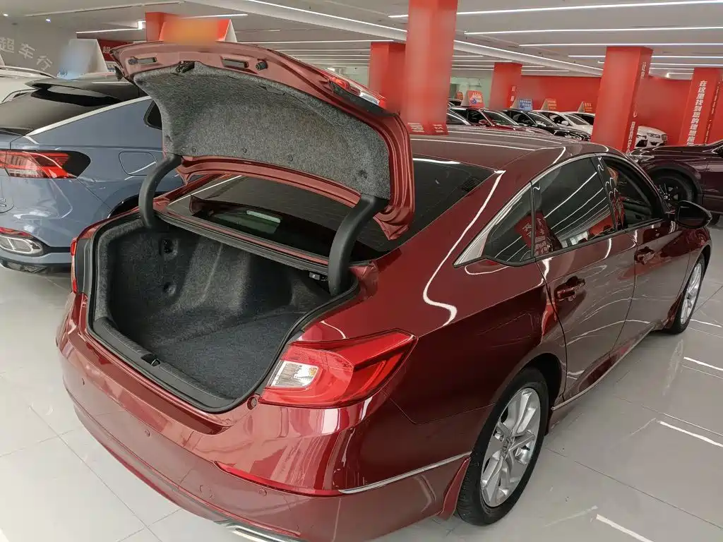 Honda Accord — фото 15