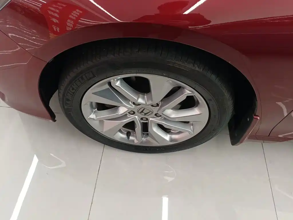 Honda Accord — фото 25