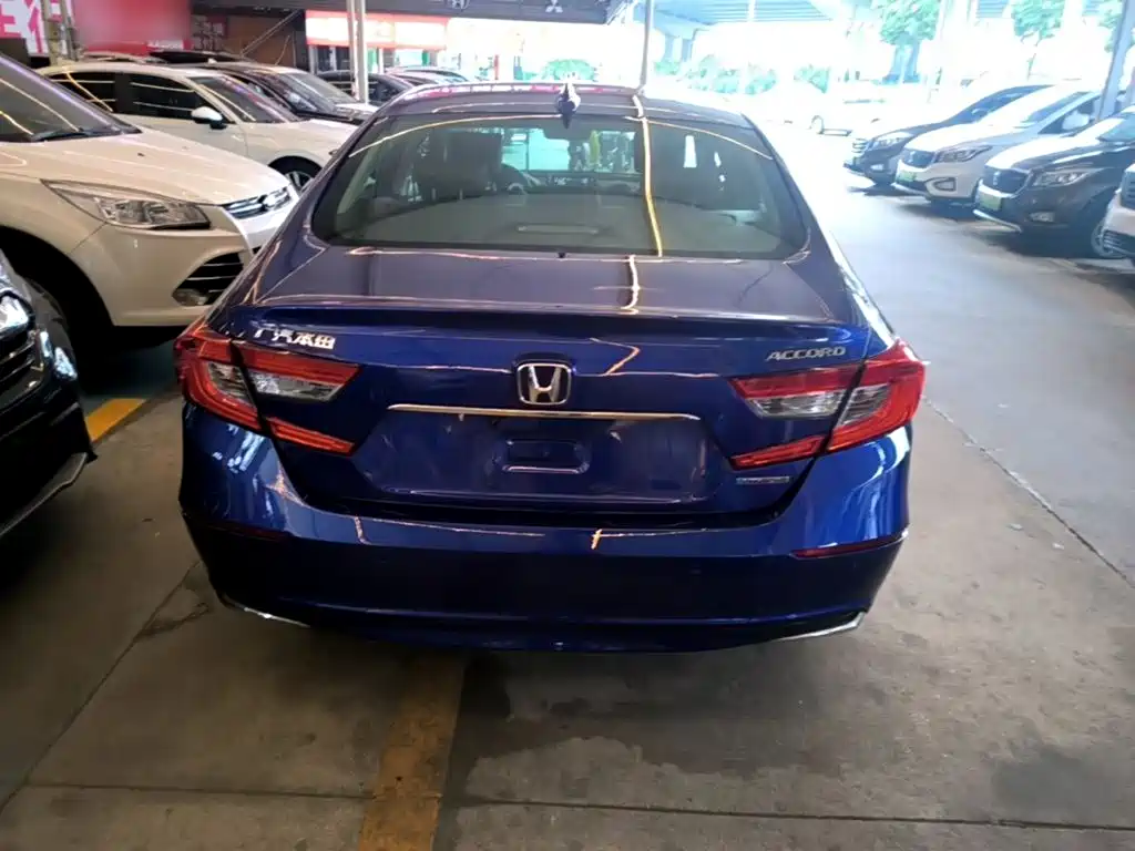 Honda Accord — фото 4