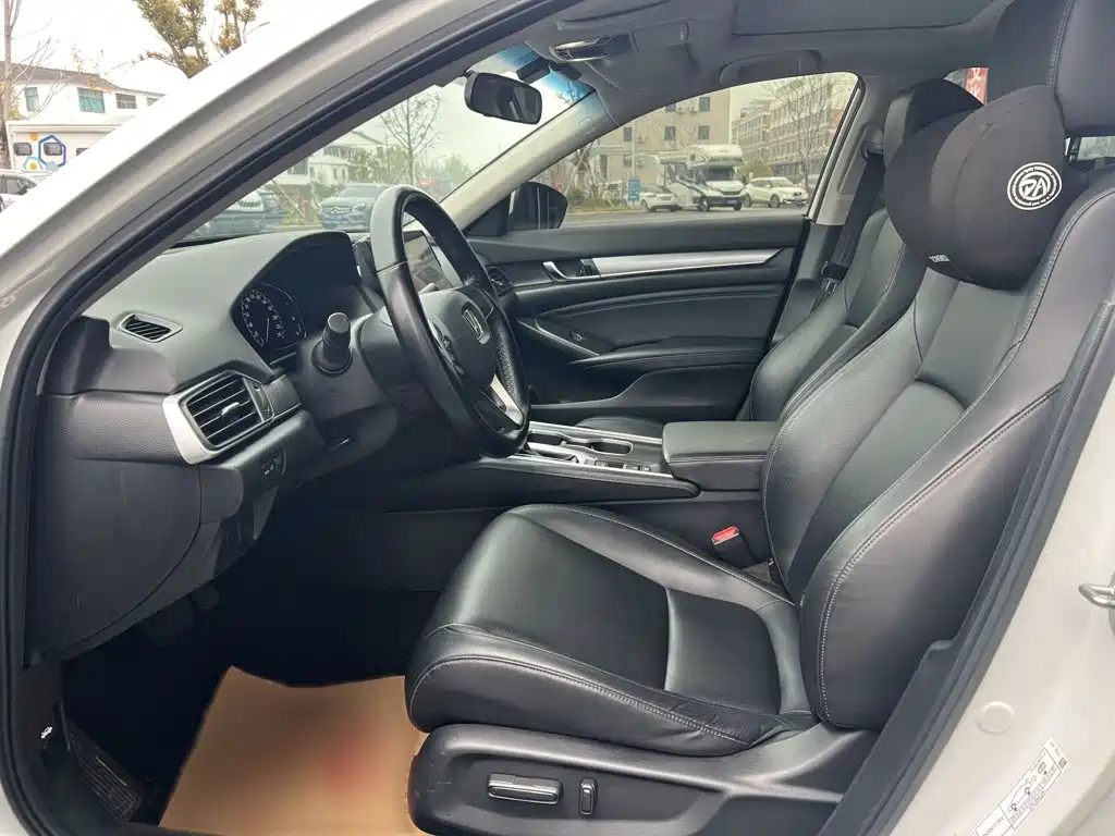 Honda Accord — фото 15