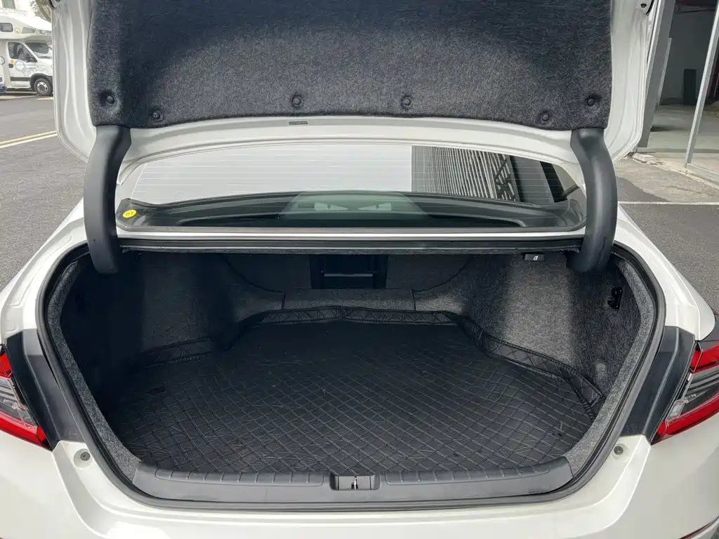 Honda Accord — фото 17